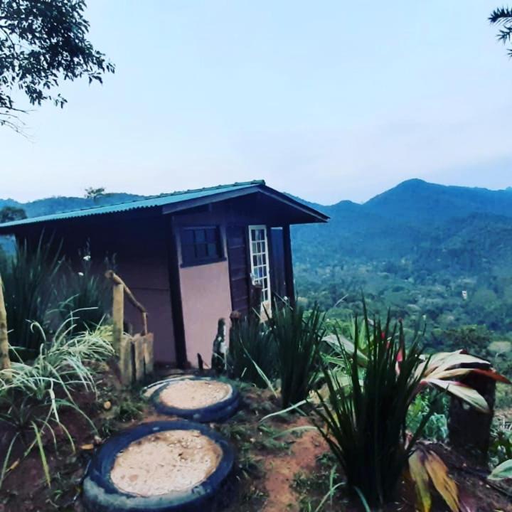 Chalet Chale Pakere Bellavista: Mountain Retreat With Panoramic Valley Views *