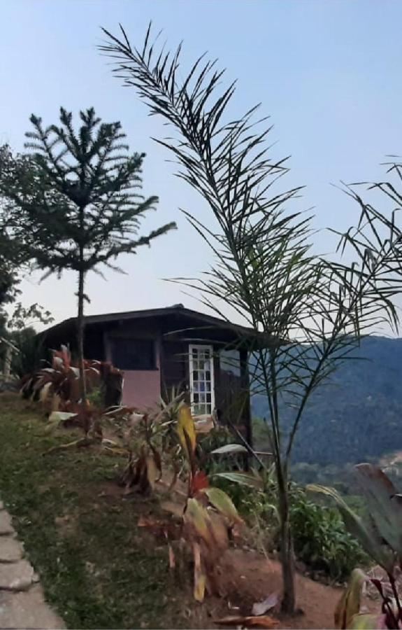 Chalet Chale Pakere Bellavista: Mountain Retreat With Panoramic Valley Views